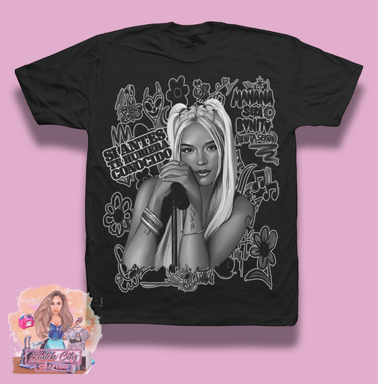 KarolG holding Mic black tee